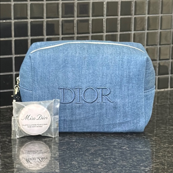 Dior Blue Cosmetic Pouch with bath bomb - Picture 3 of 9